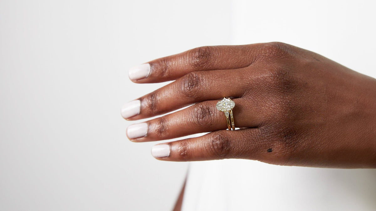 Side Stone Engagement Rings