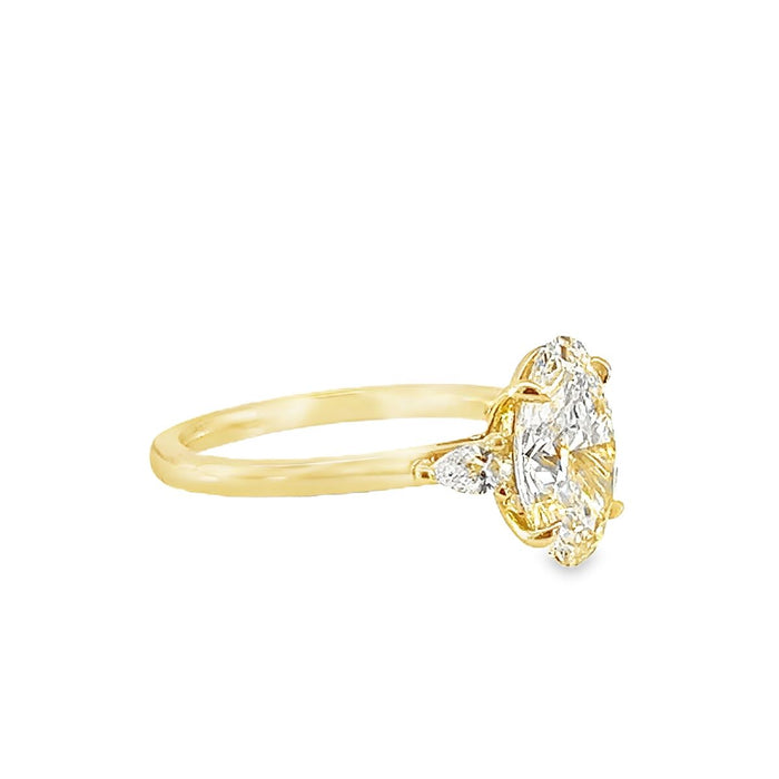Ann 1.70ct Oval Cut Diamond Engagement Ring