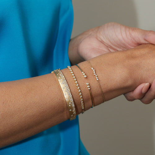 Scattered Diamond Hinged Bangle Image 2