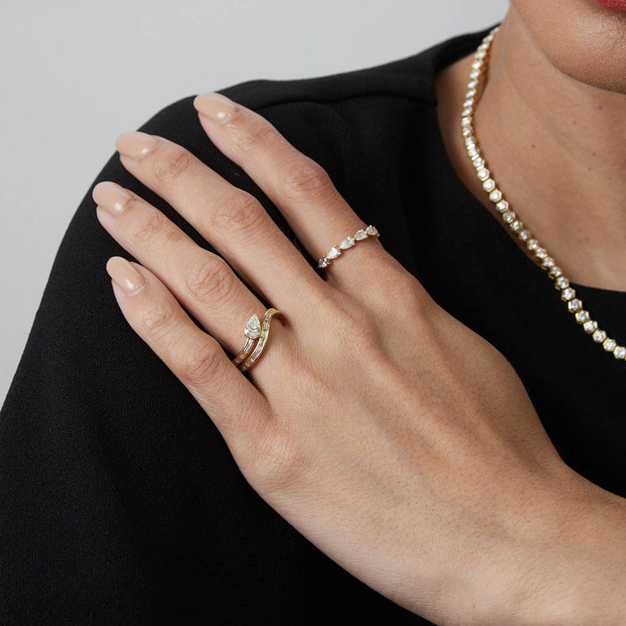 Pear & Baguette Diamond Curved Band