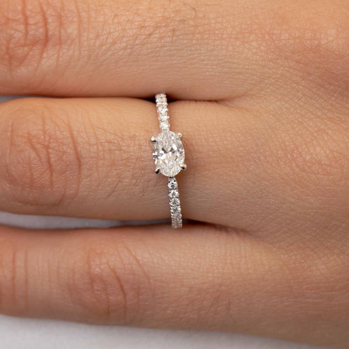 Oval & Round Diamond Ring Image 2