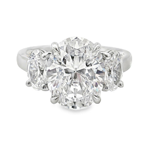 Grand Special 3 Stone Engagement Ring