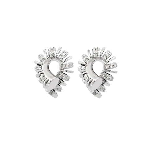Oera Ribbed Diamond Stud Earrings