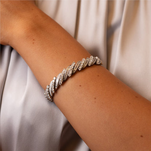 Diamond Crossover Bracelet Image 2