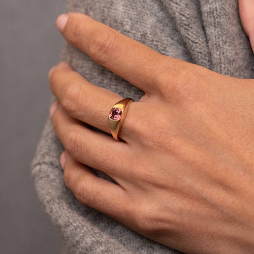 Rhodolite Garnet Lyra Signet Ring Image 2