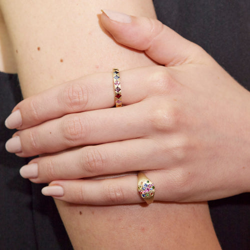 Rainbow Sapphire & Tsavorite Signet Ring Image 2