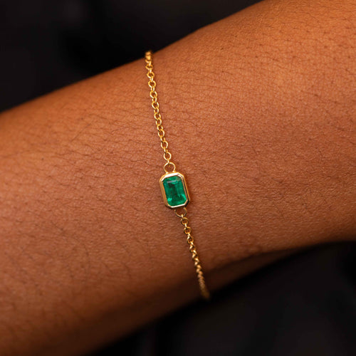 Emerald Bezel Chain Bracelet Image 2