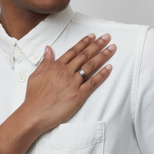 7mm Rose Gold & Grey Tantalum Stripe Wedding Band Image 2