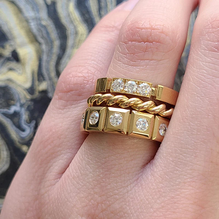 Lara Twisted Wedding Band