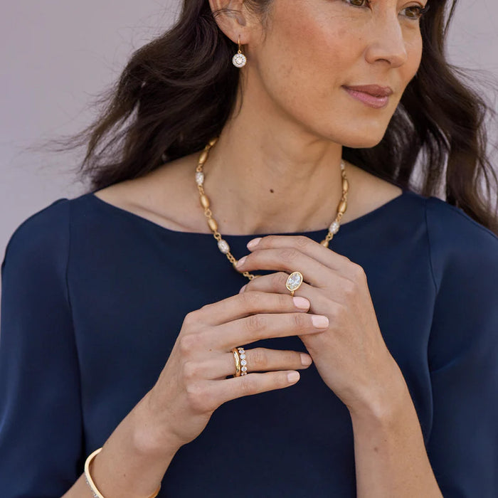 Large Leda Wedding Band