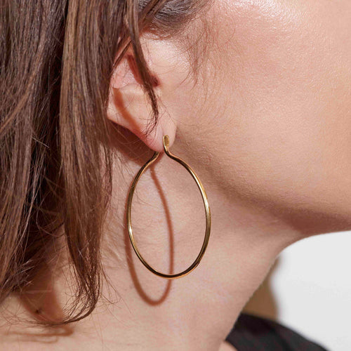Seamless Illusion Hoop Earrings Image 2