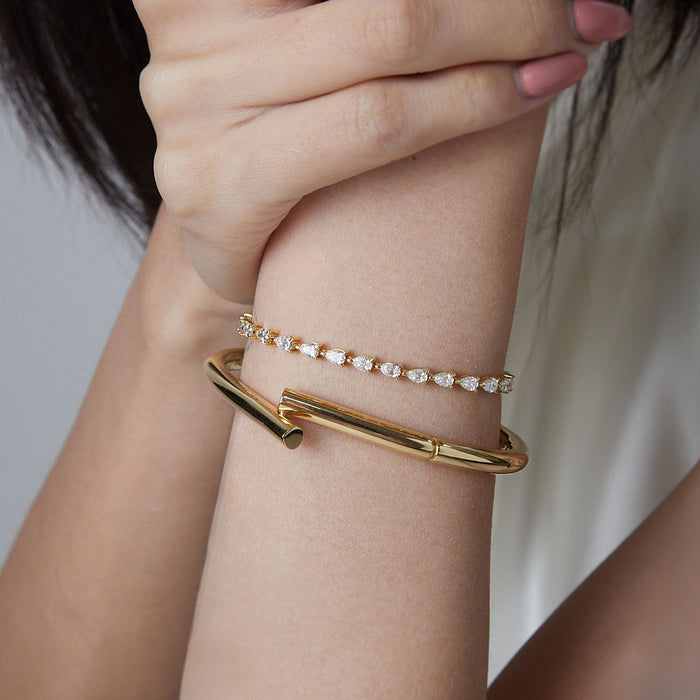 6.75" Oera Hinged Bangle