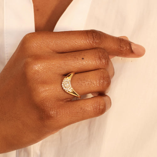 Petite ZAHA Vintage Halo Diamond Image 2