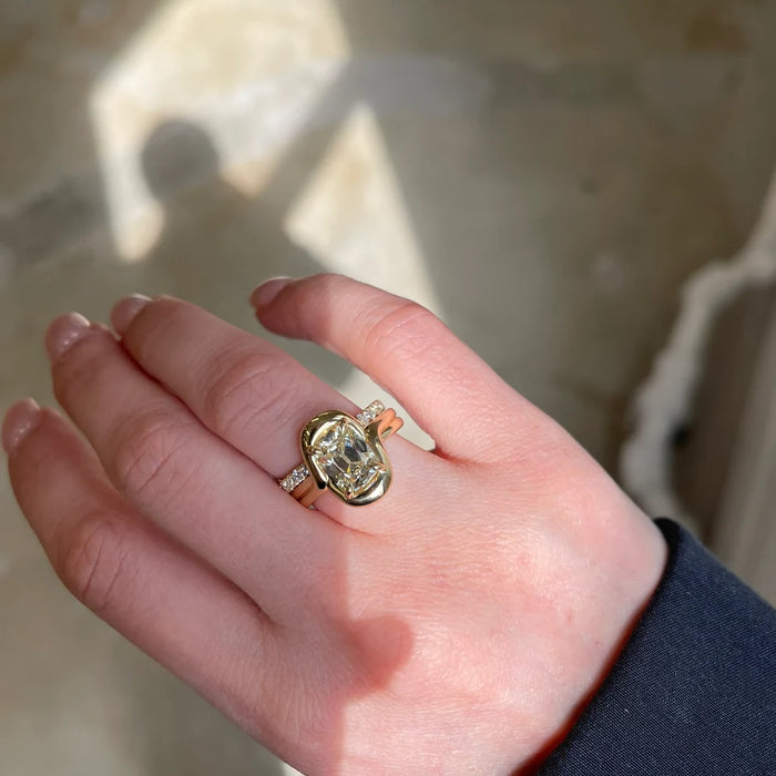Naoumi Engagement Ring