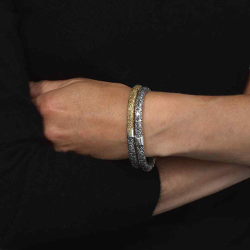 Embossed Hinged Cuffling Image 2