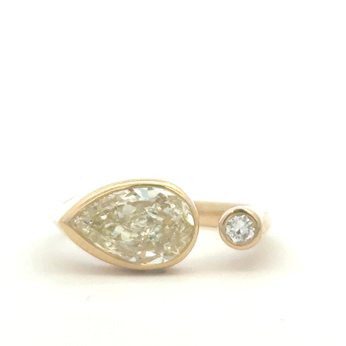 Dyad Diamond Signet Ring