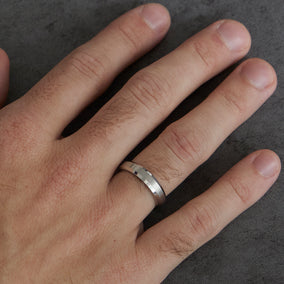 5mm Beveled Edge Wedding Band Image 2