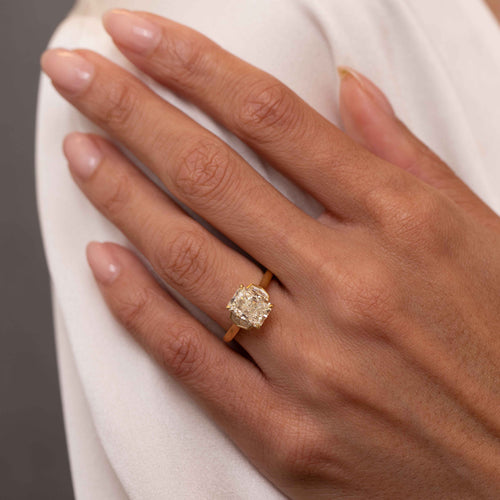 Carlyle 2.51ct Radiant Cut Diamond Engagement Ring Image 2