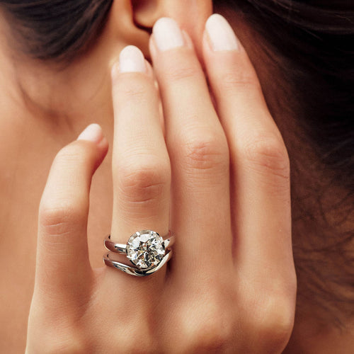 Platinum Grace Curved Wedding Band Image 2