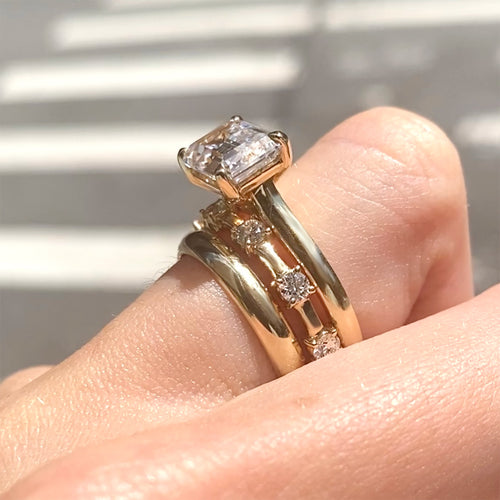 14K YELLOW GOLD DELANCY 3MM WIDE STANDARD WEIGHT STANDARD FIT WEDDING BAND WITH POLISHED FINISH BY G ST. CEREMONY

SIZE 5.5 Image 2