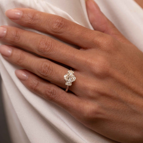 Carlyle 2.01ct Oval Cut Diamond Engagement Ring Image 2