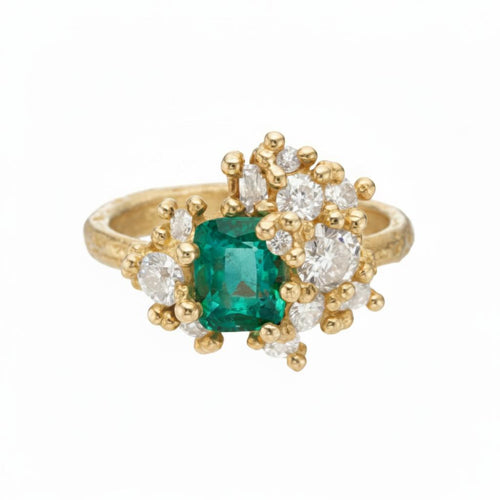 Emerald Sweeping Cluster Ring